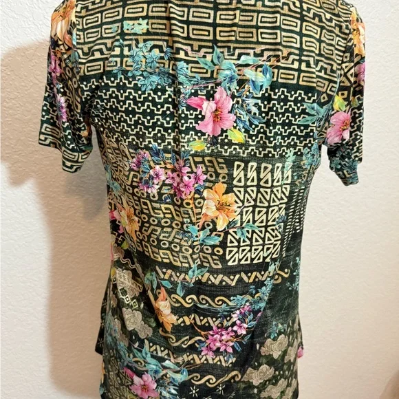 Johnny Was Multicolor Floral Geometric Short Sleeve Top Crew Neck - Picture 3 of 6